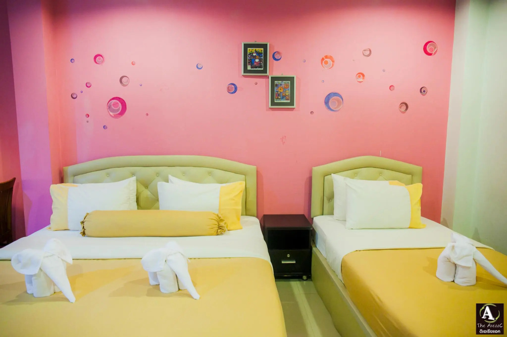 Standard Triple room
