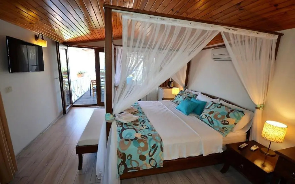 Deluxe Quadruple room