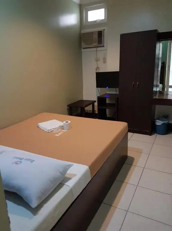 Deluxe Double room (full double bed)