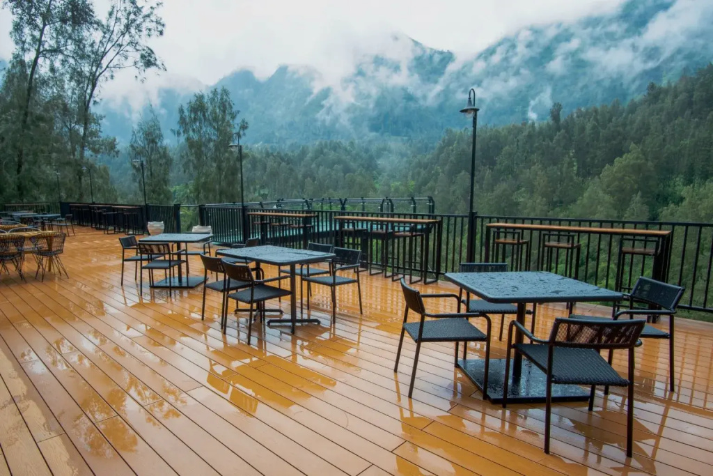Manis Ae Cabin & Resto Bromo