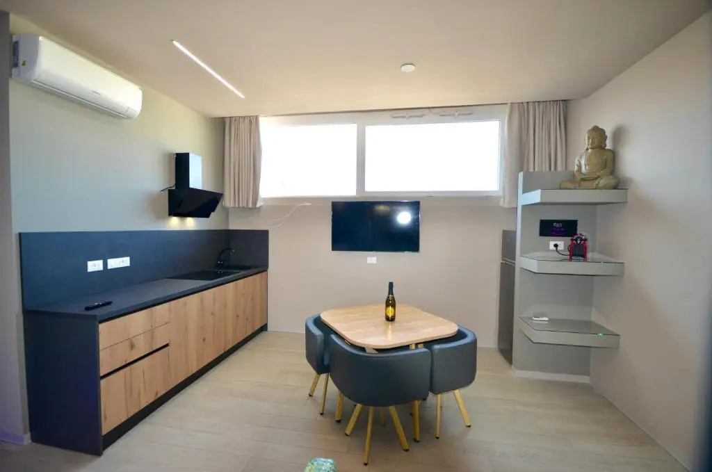 Deluxe Apartment