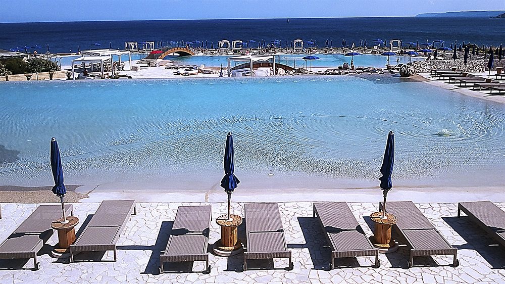 Beach & Waterfront