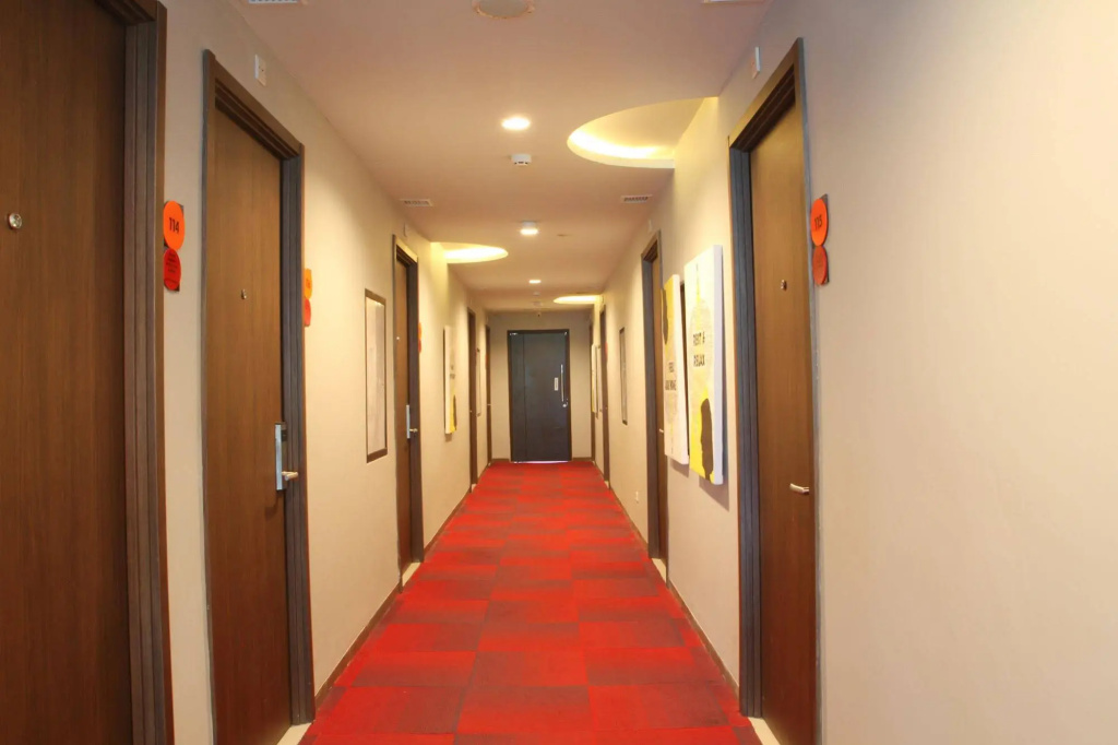 Lobby & Reception