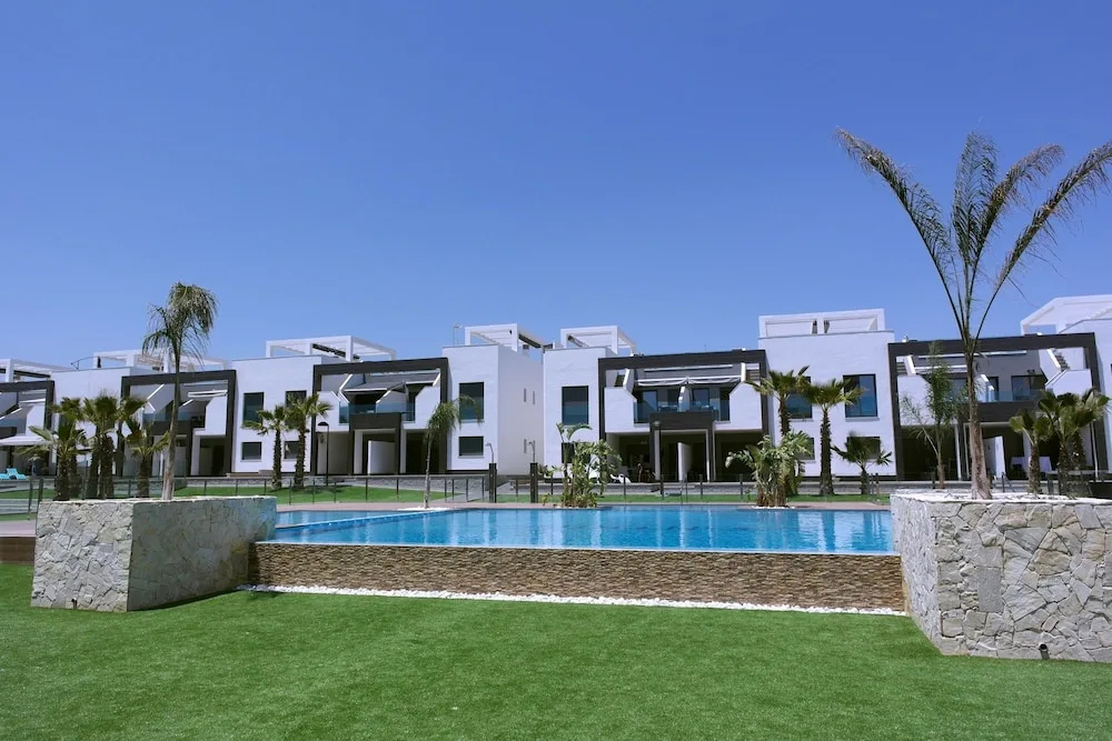 Oasis Beach IX - Amelie