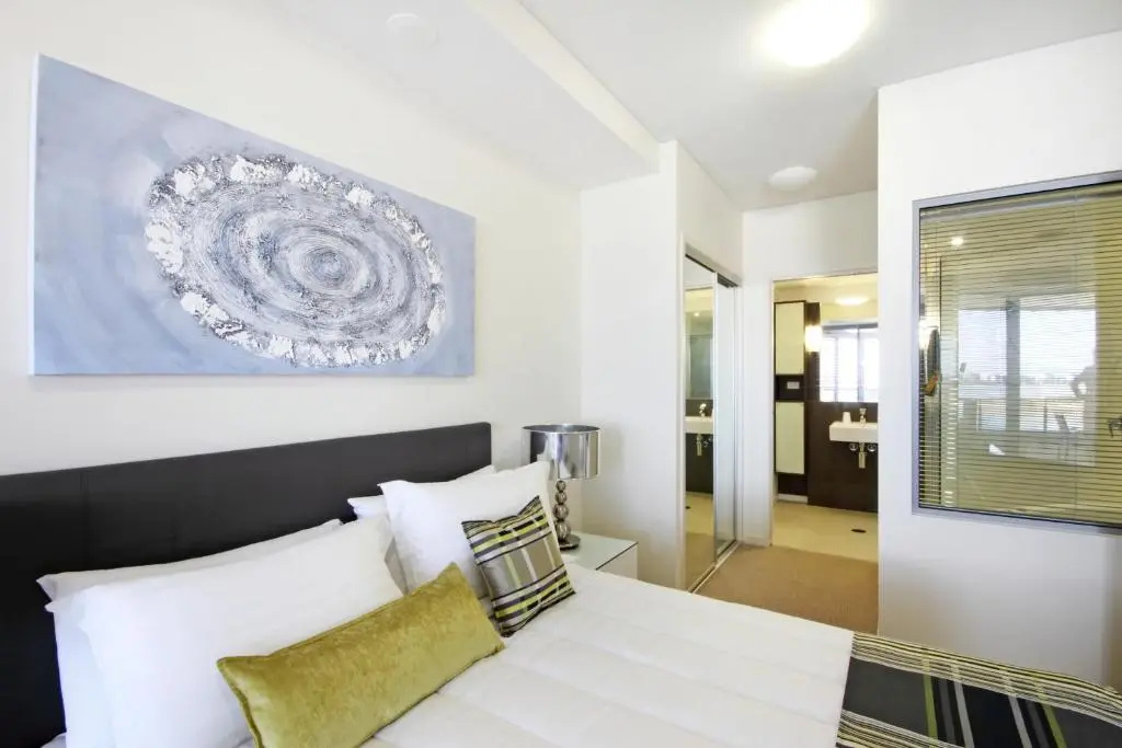 2 Bedrooms Standard room with water view