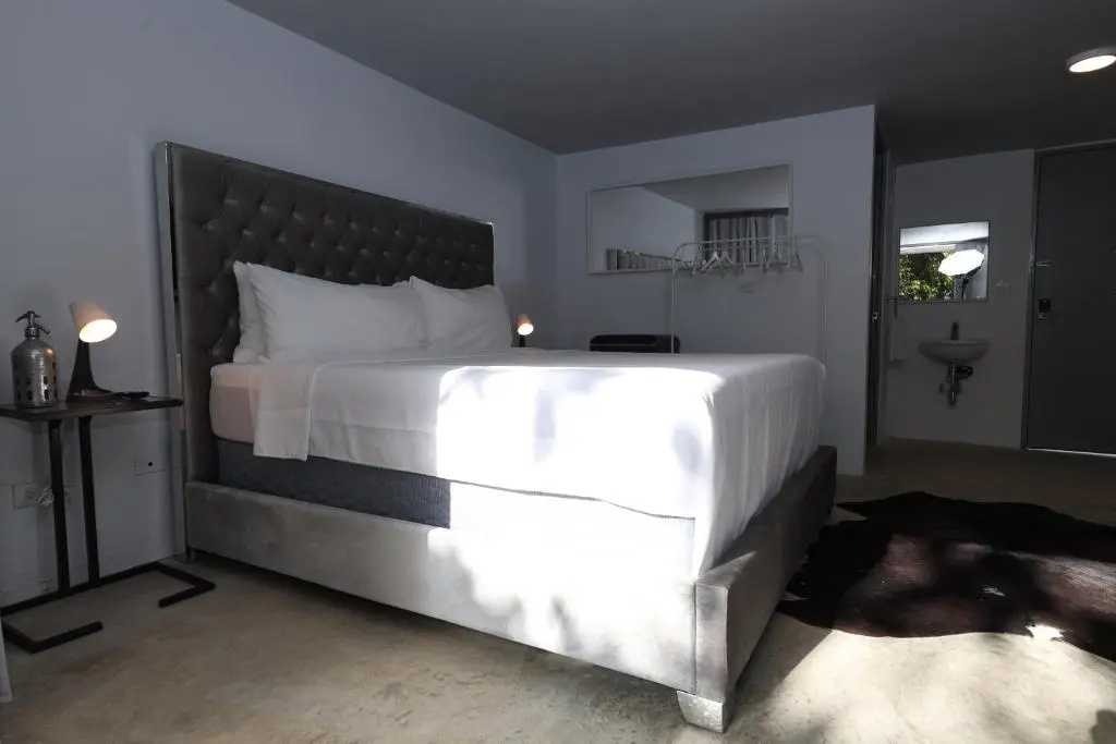 Standard room with pool view