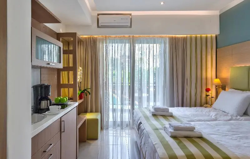 Leonidas Hotel & Apartments - Chambres
