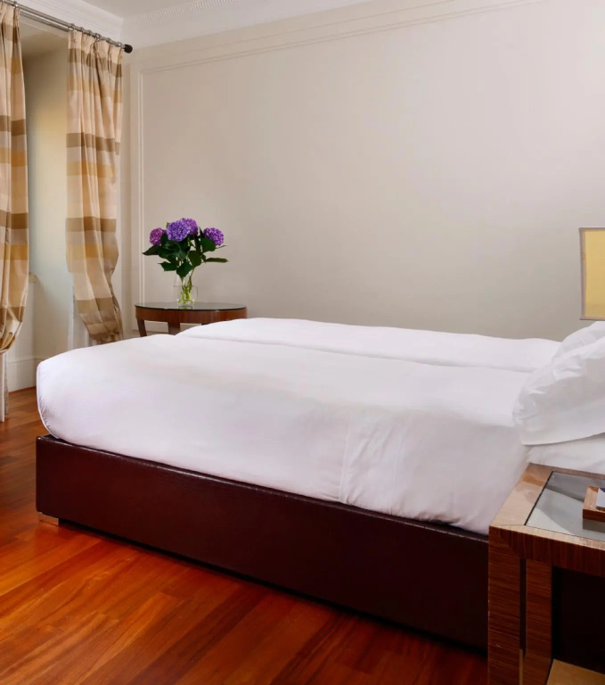Executive Double room (full double bed)