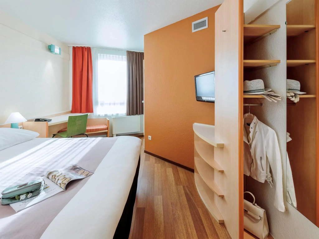Standard Double room (full double bed)