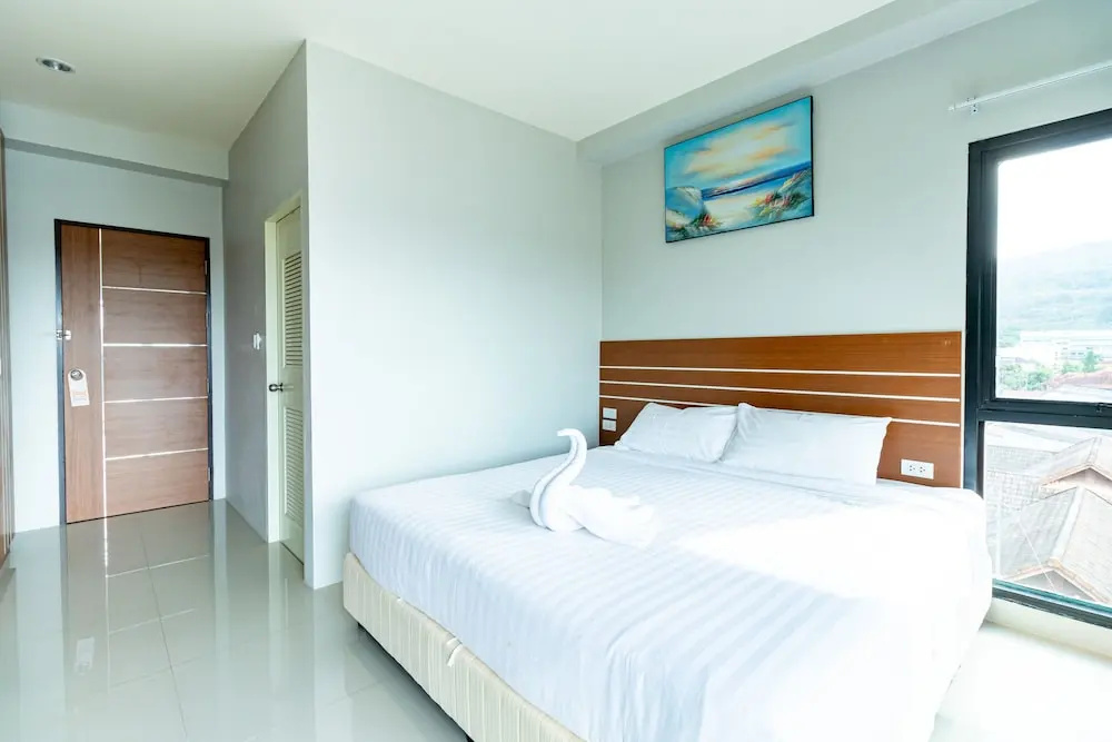 Deluxe Double room with balcony (full double bed)