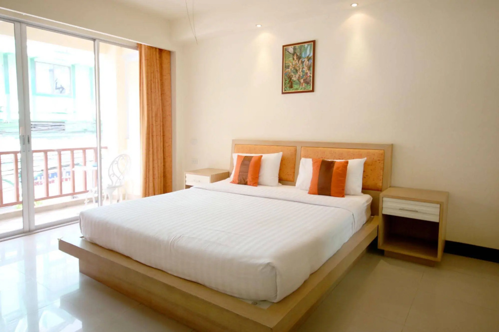 Orange Hotel — 5