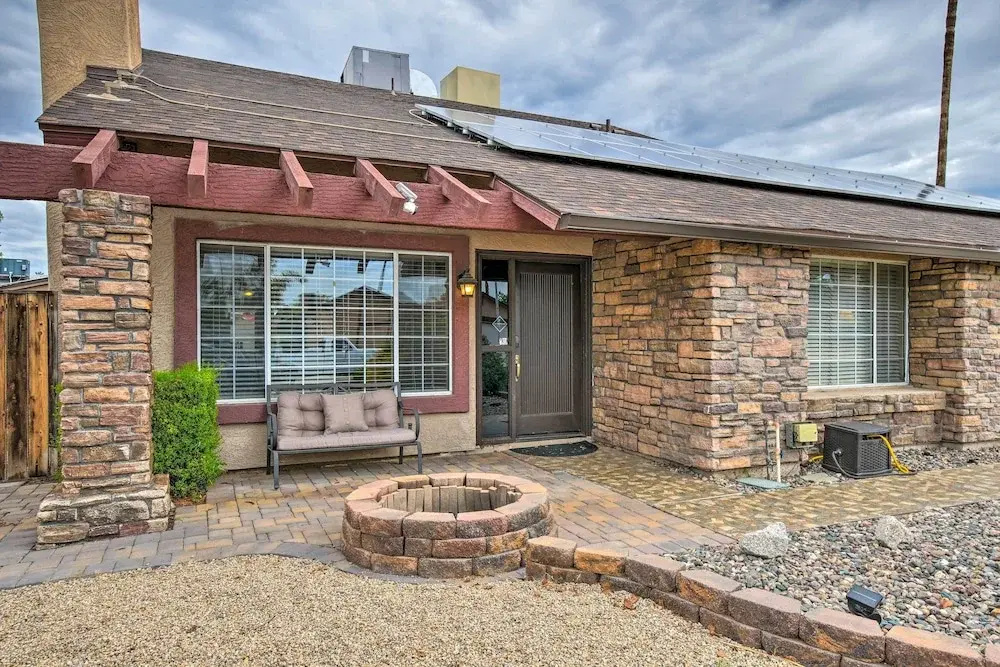 Hot Tub, Heated Pool & More! Relaxing Phoenix Home