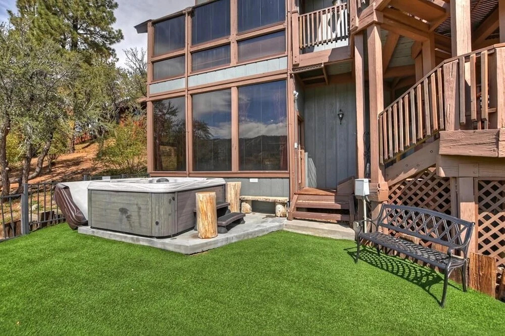 053 Glass House on the Ridge Home