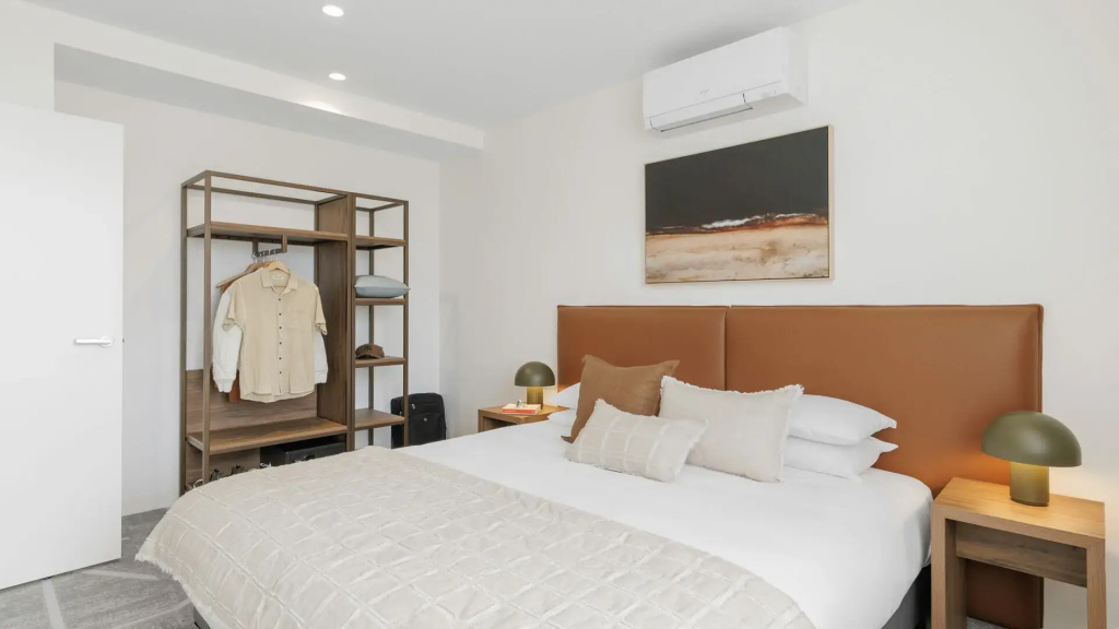 2 Bedrooms Apartment