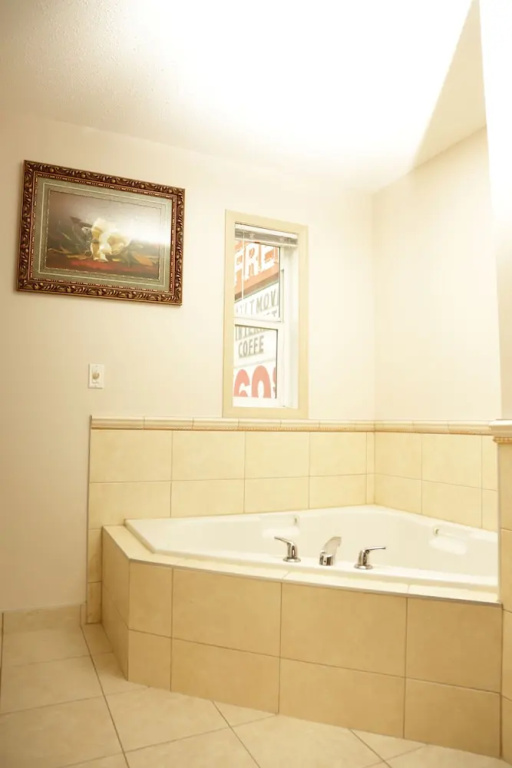 Double Suite (full double bed)