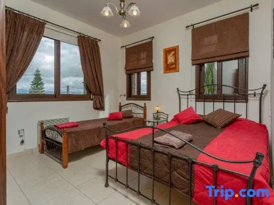 3 Bedrooms Villa