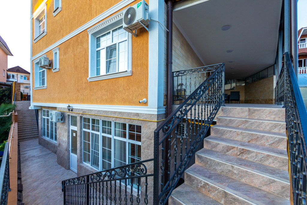 Balcony & Terrace