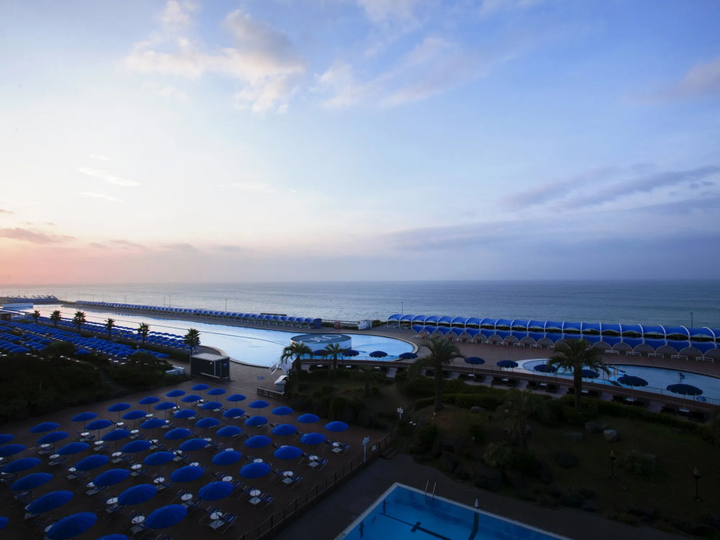 Beach & Waterfront