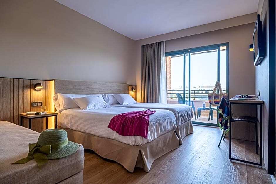 Двухместный номер Superior двуспальная кровать в Hotel California Palace