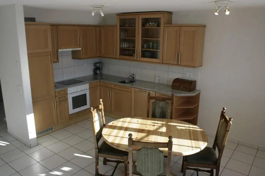3 Bedrooms Apartment