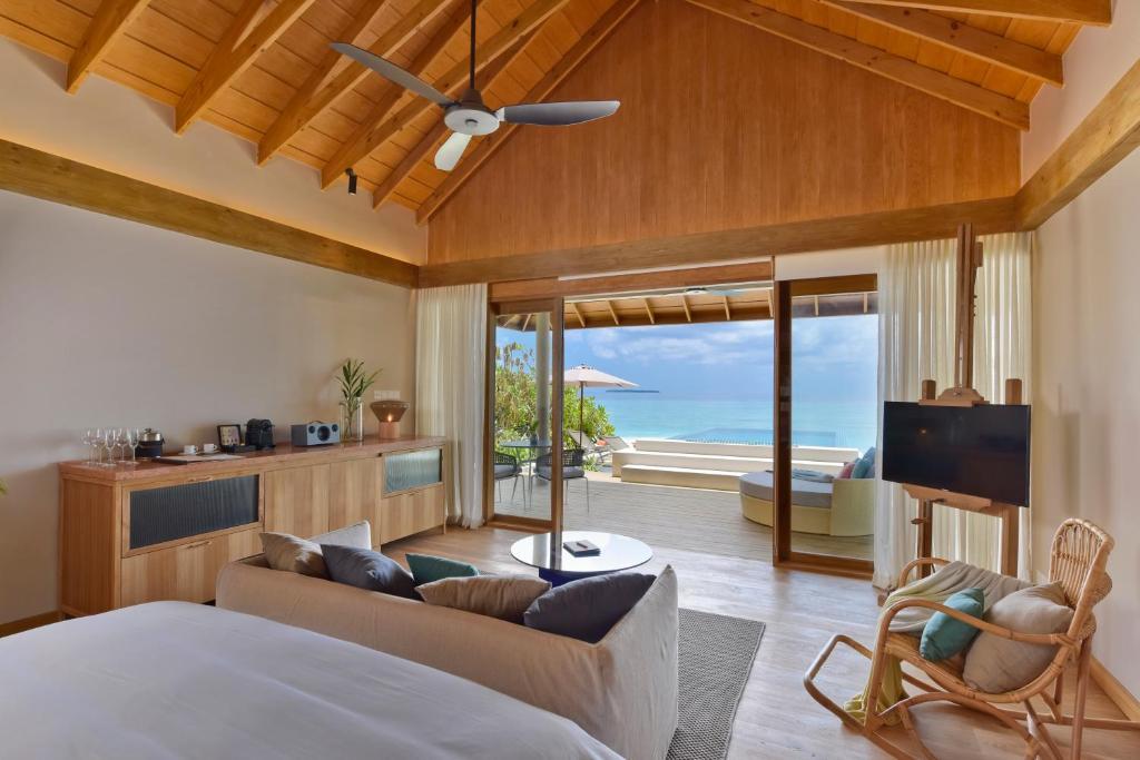 Emerald Faarufushi Resort & Spa