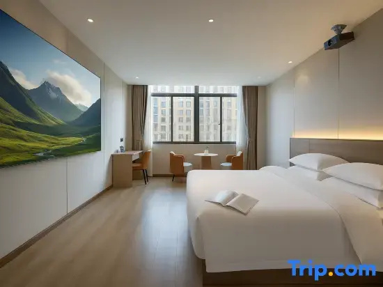 Superior Double room with mountain view (full double bed)