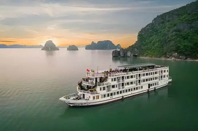 Halong Crown Legend Cruise