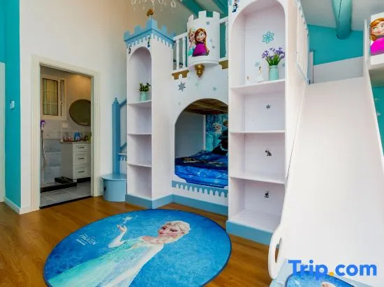 Bed in Dorm
