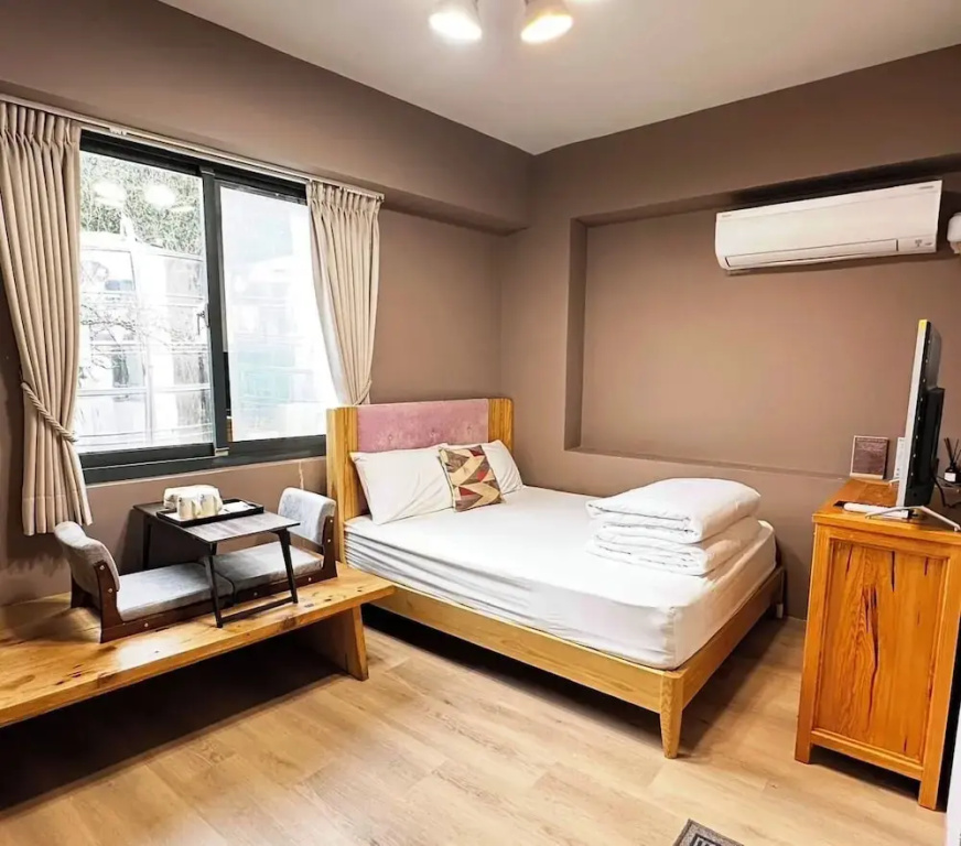 Standard Double room with balcony (full double bed)