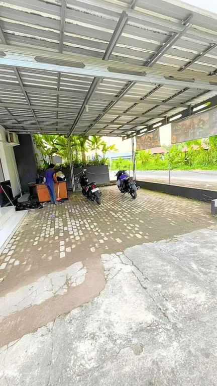 Djuragan Kamar Halona