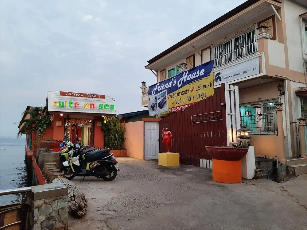 Friend's House - Koh Larn
