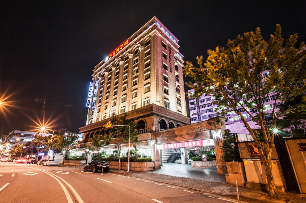 Aura Hotel image