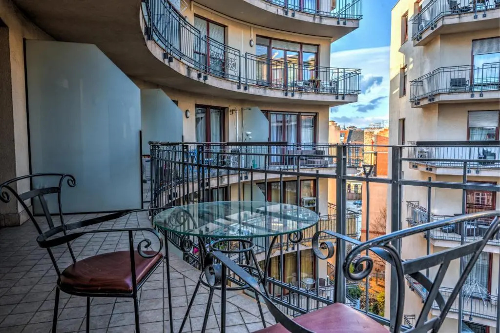 Central Downtown Apartments