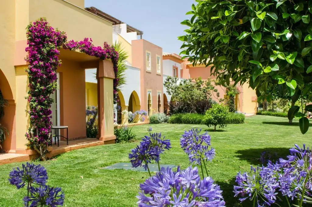 Jardim Da Meia Praia Hotel