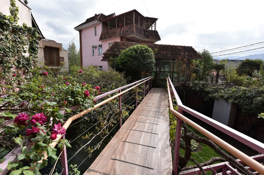 Balcony & Terrace