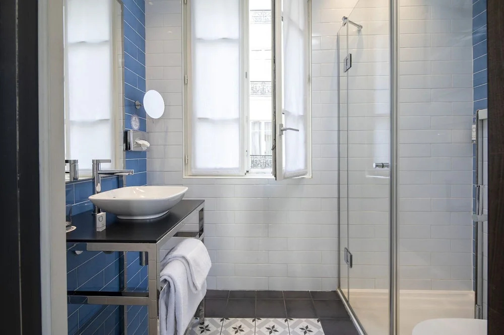 Hôtel Les Matins de Paris & Spa 83