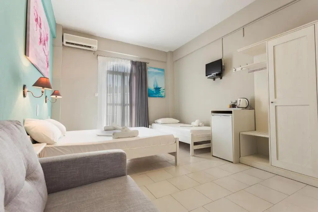Standard Quadruple room with sea view
