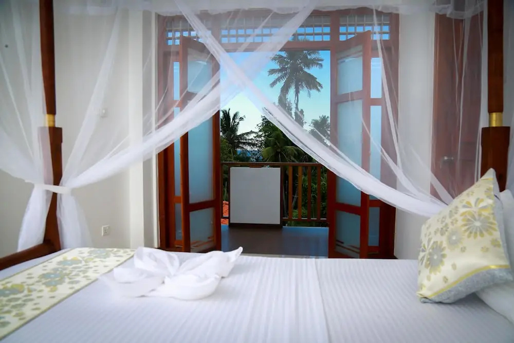 Deluxe Double room beachfront (full double bed)