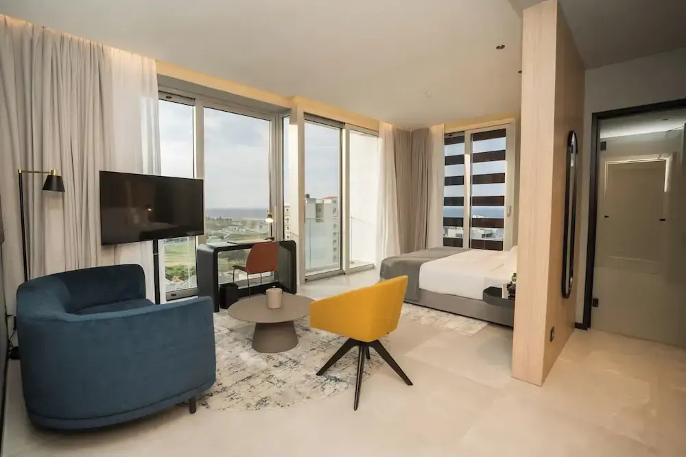Deluxe Suite