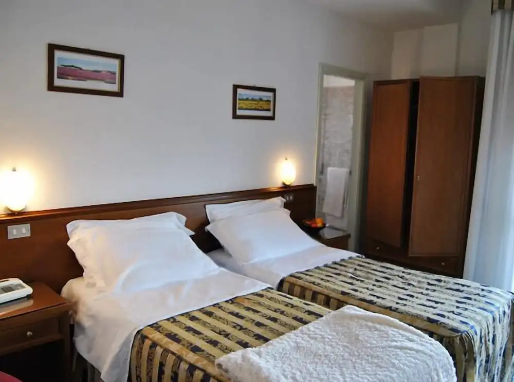 Standard Double room with balcony (twin beds)