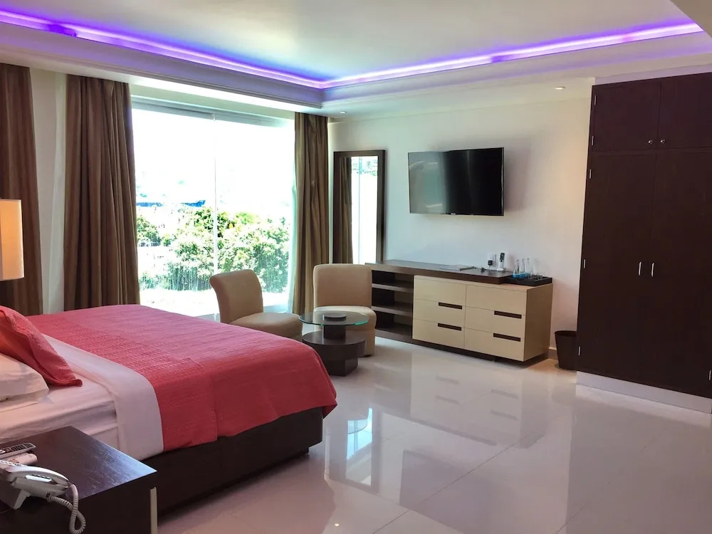 Luxury Double room with pool view (full double bed)