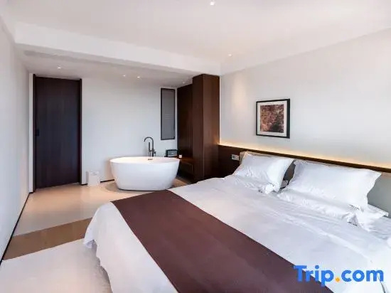 Luxury Suite