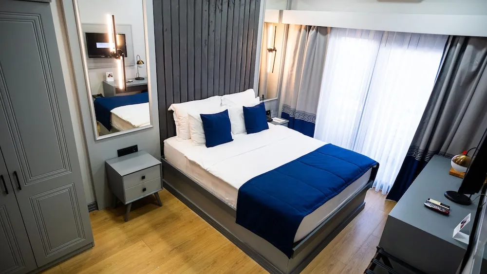 Single Suite (single bed)