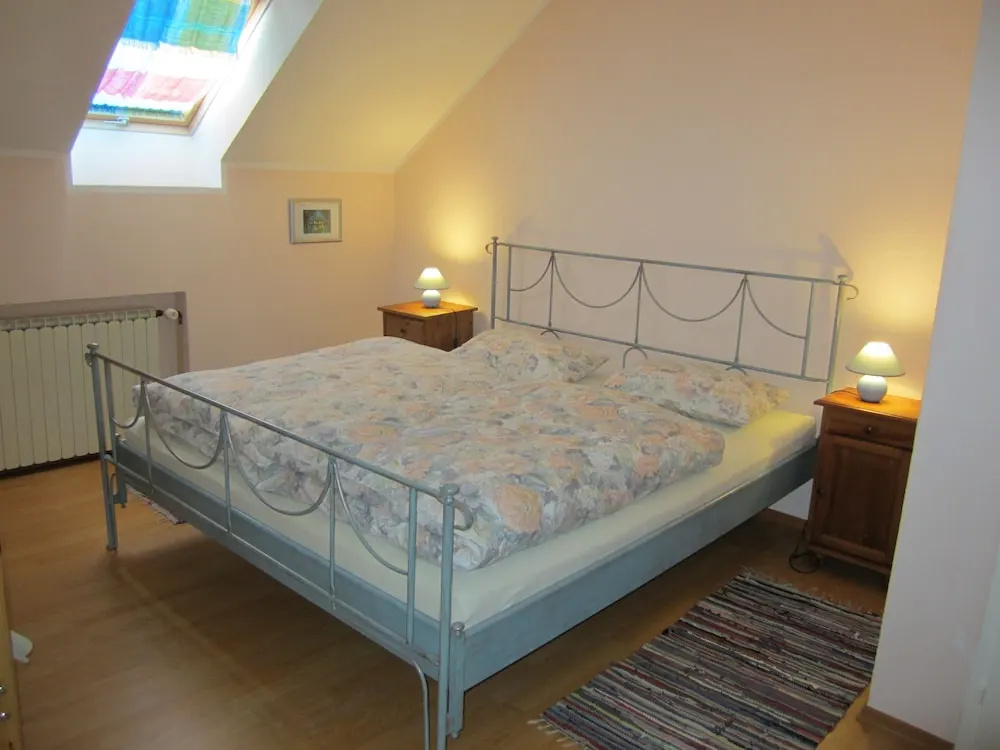 1 Bedroom Apartment with balcony and with mountain view