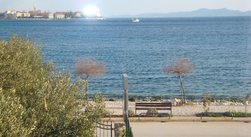 Lanterna Puntamika apt. near beach