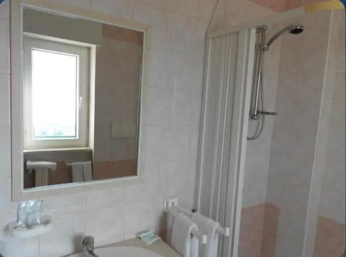 Economy Double room (full double bed)