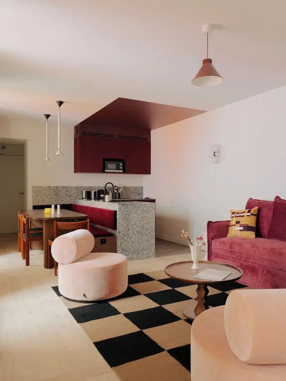 3 Bedrooms Apartment