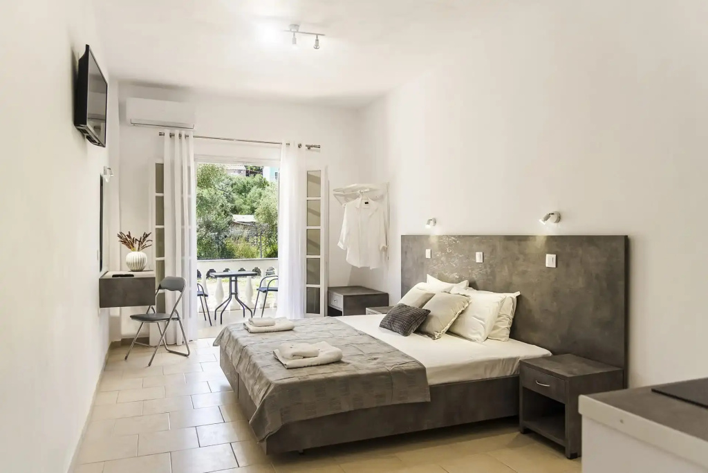 Standard Basement room