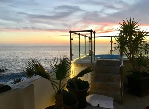 Beach & Waterfront