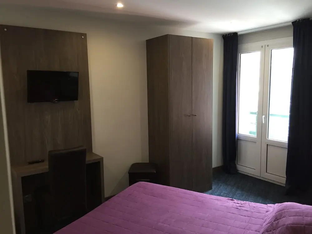 Standard Double room with balcony and with mountain view (full double bed)